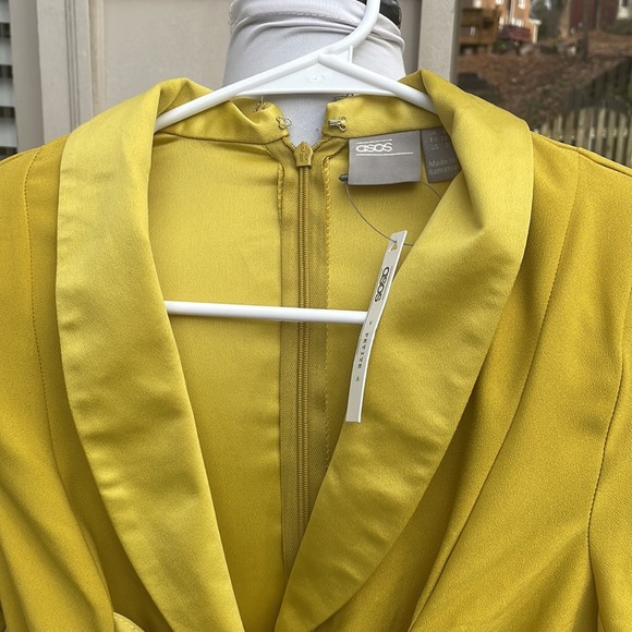 NWT- ASOS DESIGN Plunge Tux Romper Size O - Picture 9 of 13